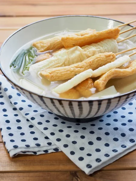 Asya yemeği Balık güveci, eomuk tang