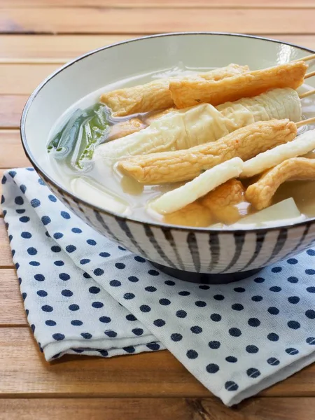 Asya yemeği Balık güveci, eomuk tang