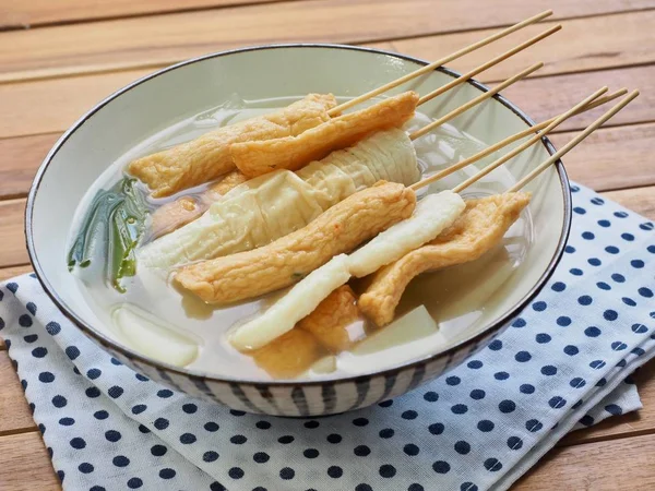 Asya yemeği Balık güveci, eomuk tang