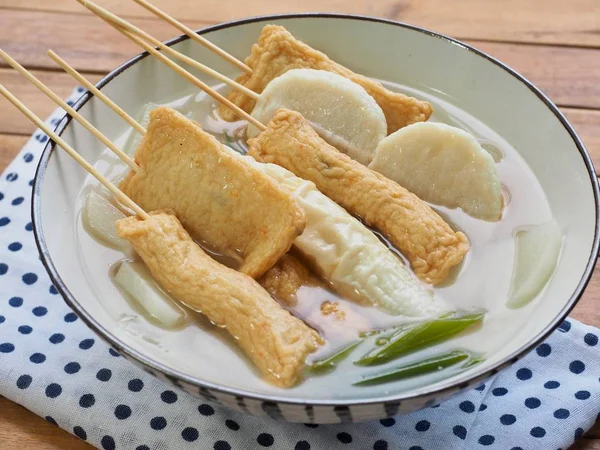 Asya yemeği Balık güveci, eomuk tang