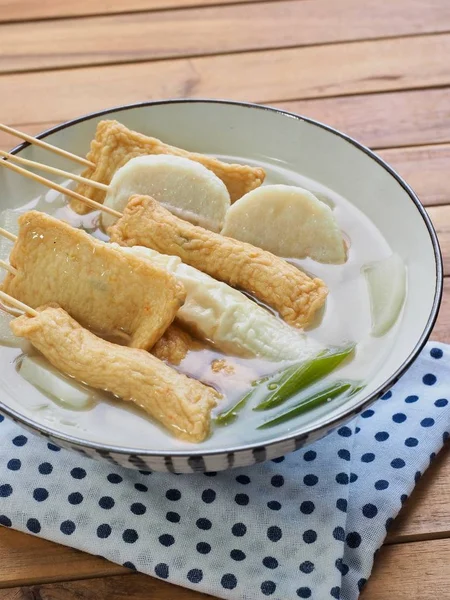 Asya yemeği Balık güveci, eomuk tang