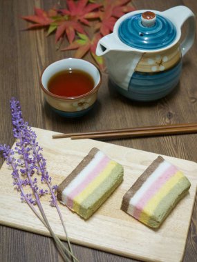 Kore yemeği gökkuşağı pirinç keki