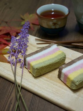 Kore yemeği gökkuşağı pirinç keki