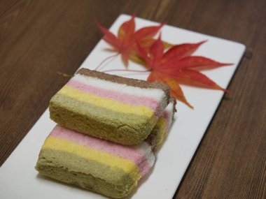 Kore yemeği gökkuşağı pirinç keki