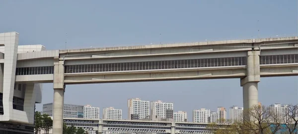 Brücke Zwischen Gebäuden Und Gebäuden Korea — Stockfoto