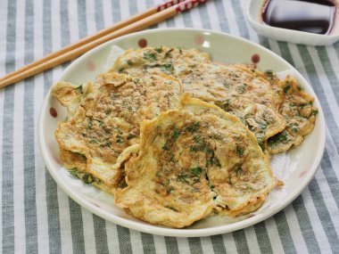 Kore usulü yumurta sebzeli krep.