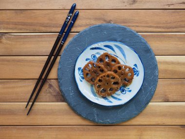 Kore yemeği Simmered soya sosu Lotus root