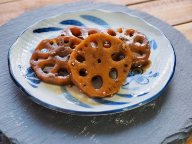 Kore yemeği Simmered soya sosu Lotus root