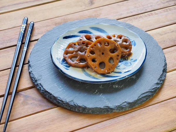 Kore yemeği Simmered soya sosu Lotus root