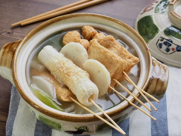 Asya yemeği Balık güveci, eomuk tang