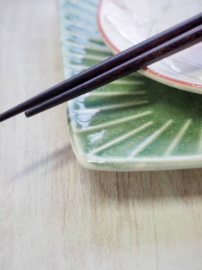 Porselen Kase ve yemek çubukları