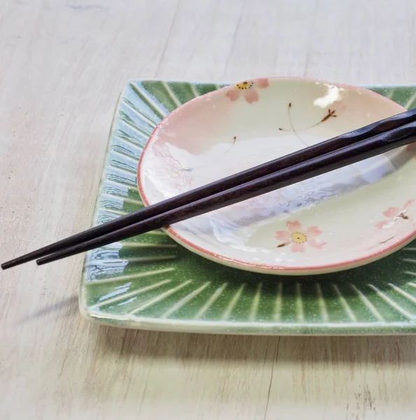 Μπωλ Πορσελάνης Και Chopsticks — Φωτογραφία Αρχείου