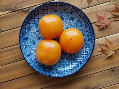 Kore Olgun hurma meyvelerini  