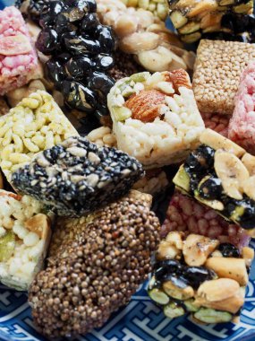 Kore geleneksel Sweetricepuffsand akçaağaç yaprağı, Gangjeong aperatifler 