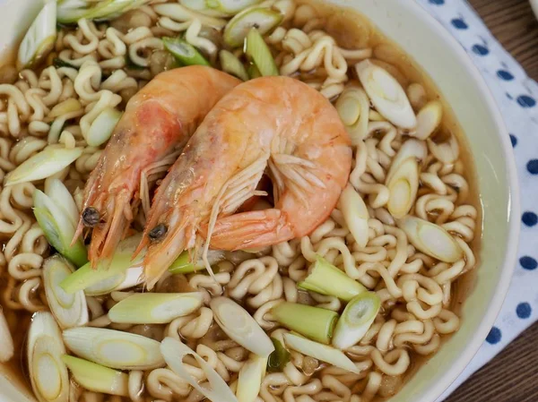 Asya yemek karides ramen