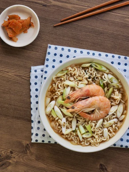 Asya yemek karides ramen