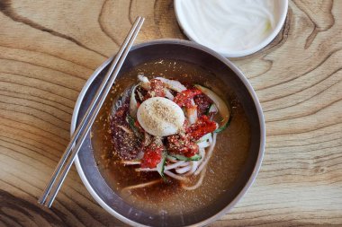 Kore Gıda soğuk Buckwheat Noodles, Mul-naengmyeon