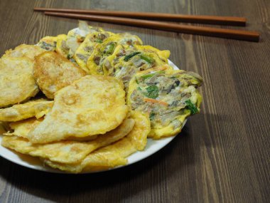 Kore yemeği modeum jeon, Karışık Meyveli krep