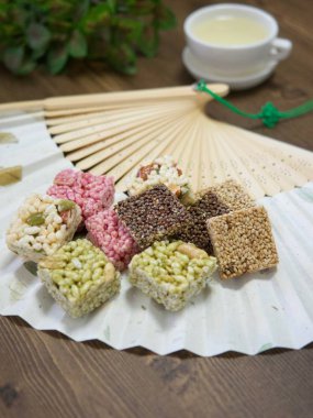 Kore geleneksel atıştırmalıkları Tatlı RicePuff, Gangjeong 