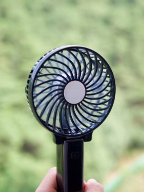 Bilgisayara bağlı mini taşınabilir fan