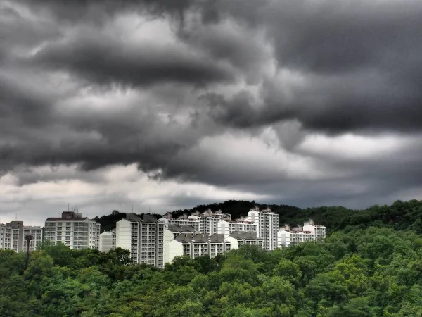 Συννεφιά Στα Βουνά Στην Κορέα Σκοτεινό Σύννεφο — Φωτογραφία Αρχείου