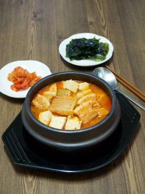 Kore yemeği Kimchi güveç, Kimchi-jjigae