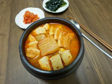 Kore yemeği Kimchi güveç, Kimchi-jjigae