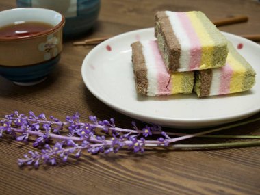 Kore yemeği gökkuşağı pirinç keki