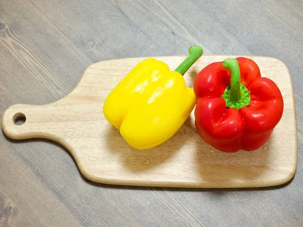 Frischer Gelber Roter Paprika — Stockfoto