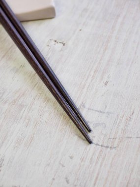 Asya tarzı ahşap çubuk