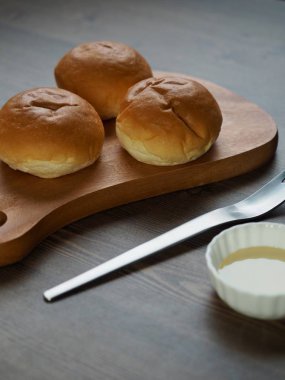 Sabah ekmek, şekerci, stüdyoda vurdu