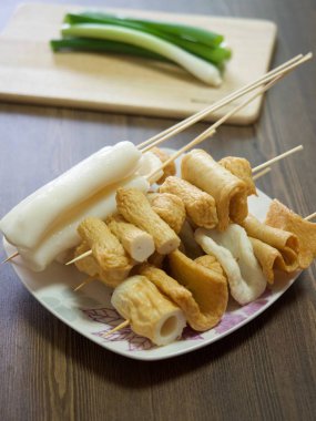 Asya yemeği Balık güveci, eomuk tang