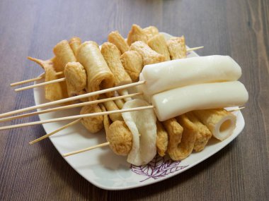 Asya yemeği Balık güveci, eomuk tang