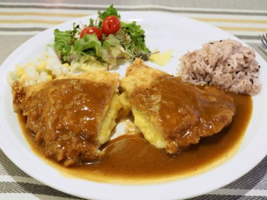 Tatlı patates mus peynir domuz pirzola