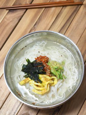 Kore yemeği ziyafet erişte 