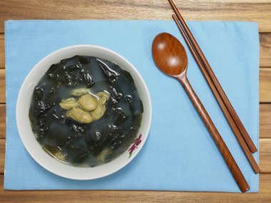 Kore yemeği istiridye Yosun çorbası, Miyeok-guk