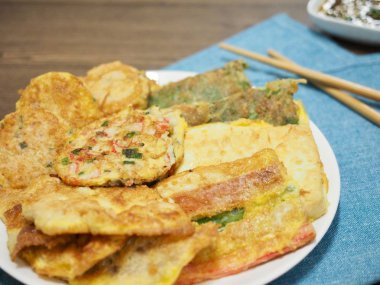 Kore yemeği modeum jeon, Karışık Meyveli krep, Korece tarzı köfte