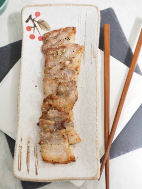 Domuz yağı ile Kore yemeği ızgara