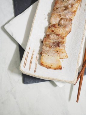 Domuz yağı ile Kore yemeği ızgara