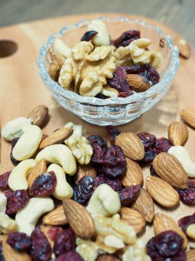 Fındık karışımı, badem, ceviz, kaju fıstığı, ahududu