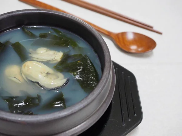 Makanan Korea Sup Rumput Laut Oyster Miyeok Guk — Stok Foto