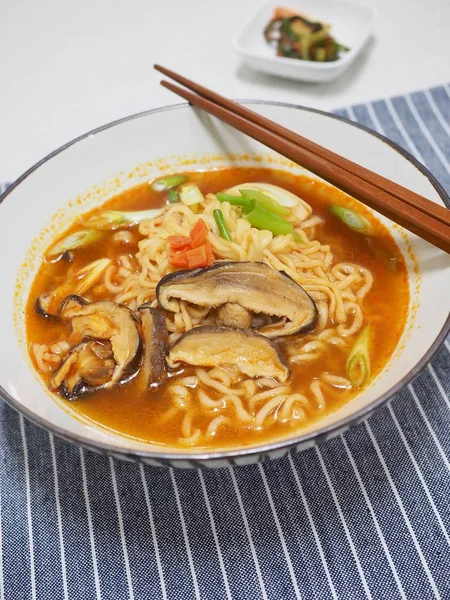 Ramen Segera Sajikan Makanan Asia — Stok Foto