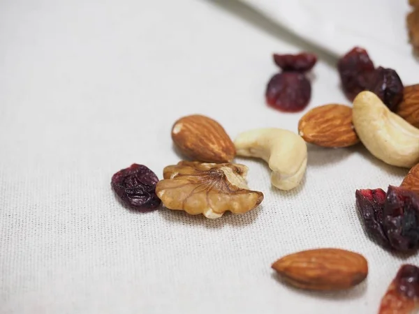 Nut Mix Almonds Walnuts Cashew Nuts Raspberries — Stock Photo, Image