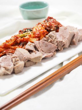 Kimchi ve domuz eti, domuz eti ile Bossam Napa sarar, 