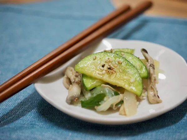 Koreański Jedzenie Smażone Dyni Grzyby Warzywa — Zdjęcie stockowe