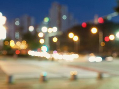 Şehir merkezi, gece caddesi Bokeh, kaçırılan odak noktası  