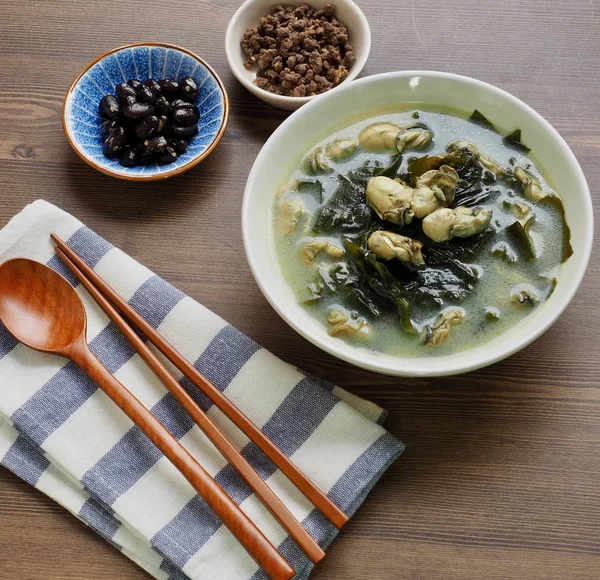 Korean Food Oyster Seaweed Soup Miyeok Guk — Stock Photo, Image