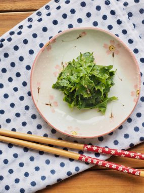 Kore yemeği Euonymus alatus salata yaprağı