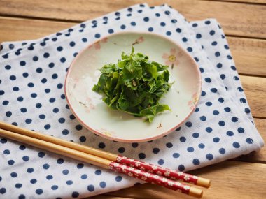 Kore yemeği Euonymus alatus salata yaprağı