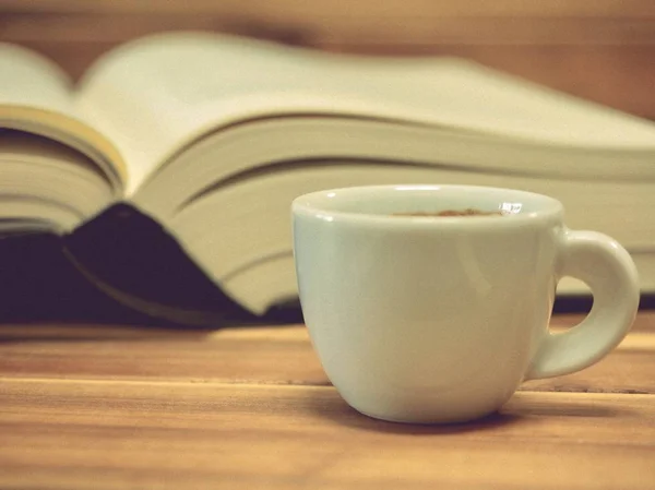 Espresso Kaffee Und Bücher — Stockfoto